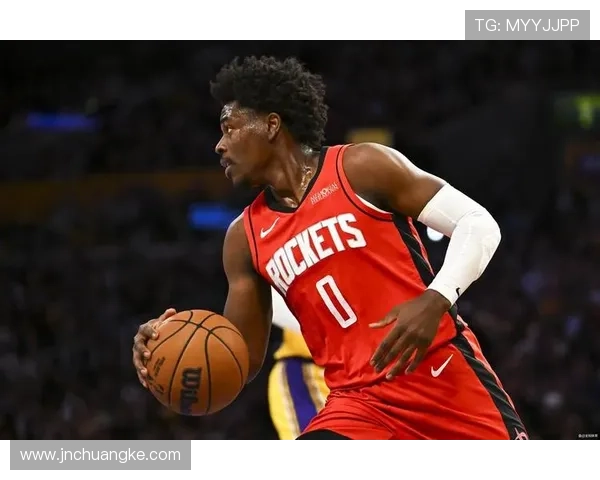 比卢普斯透露季前赛策略霍勒迪首战下半场缺席或调整先发阵容